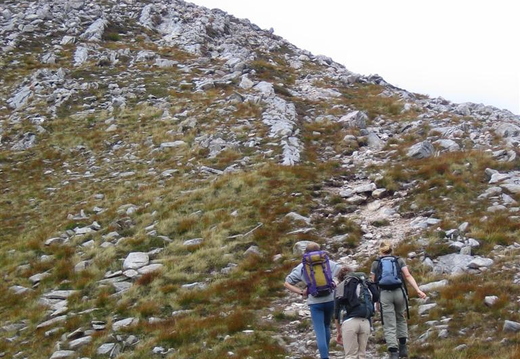 Climbing up to Binnein Beag