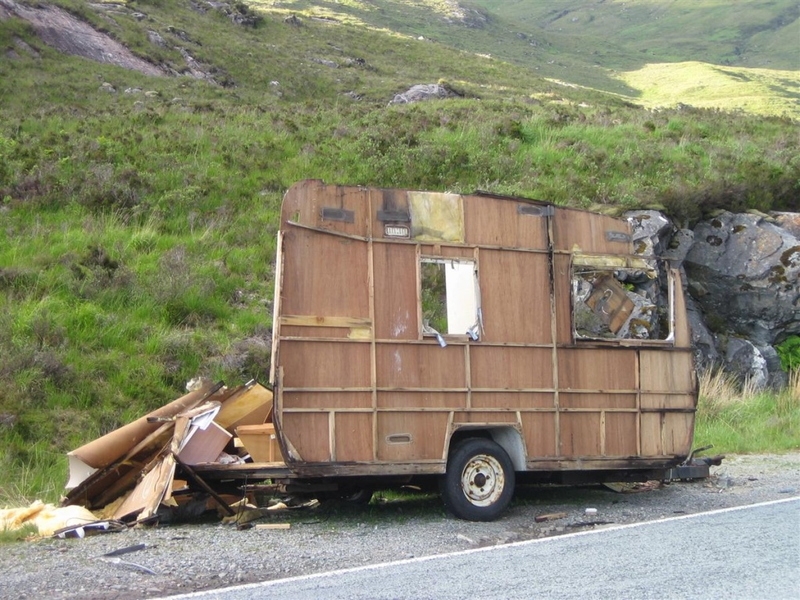 This caravan was intact on Friday, but someone had killed it in the meantime. No danger of it causing a traffic jam anymore!