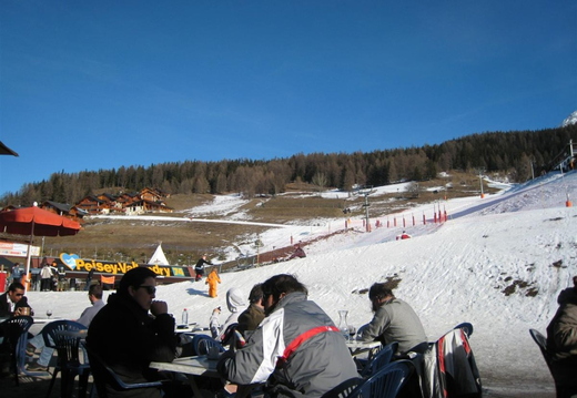 Vallandry centre having food (notice the lack of snow!!)