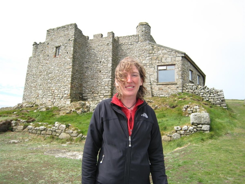 Lucy in front of castle Ruins