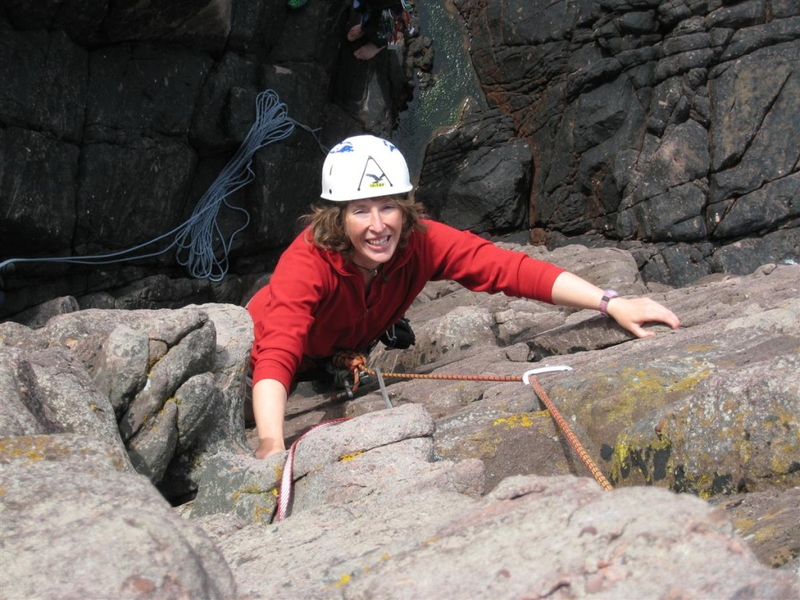 Lucy Climbing Midreiff