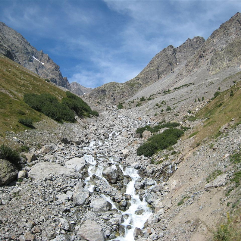 Up the valley towards the hut