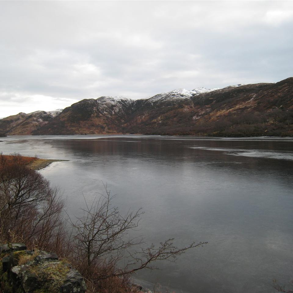 Frozen Loch Loch Uisg
