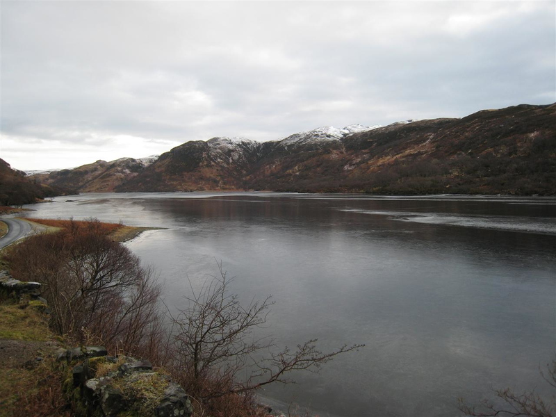 Frozen Loch Loch Uisg