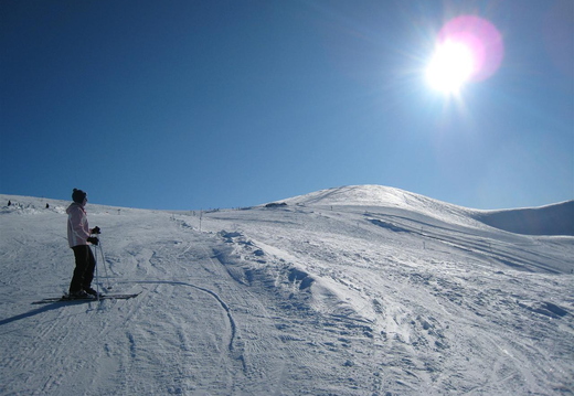 View Up M2, showing right turn for Aonach Bowl