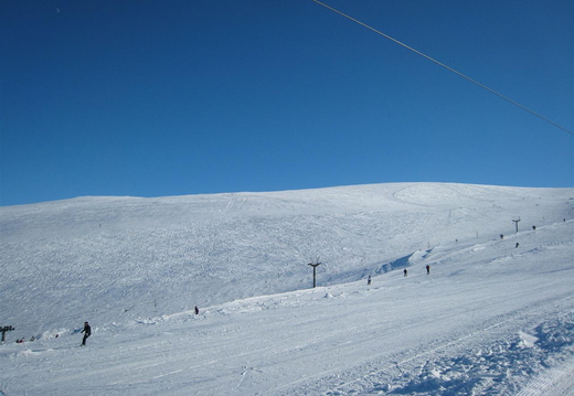 Looking Over WW Chair to high level traverse to Ciste Car Park