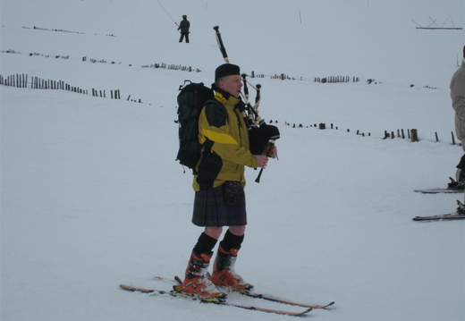 Skiing Piper