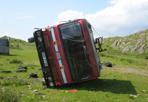 Why do all the western isles have so many dead vehicles littered about the place?