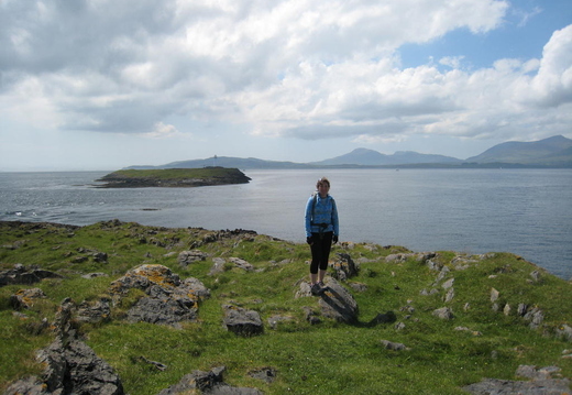 Lucy, Mull behind