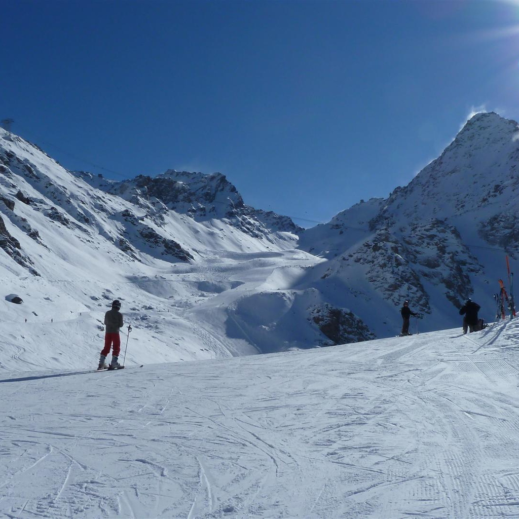 Heading down from Col Des Gentianes