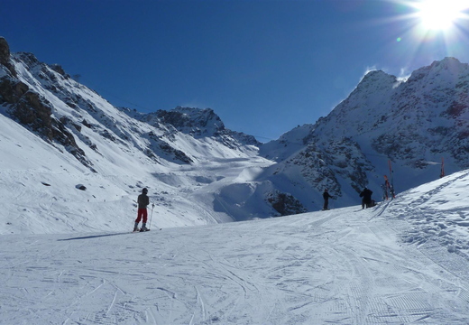 Heading down from Col Des Gentianes