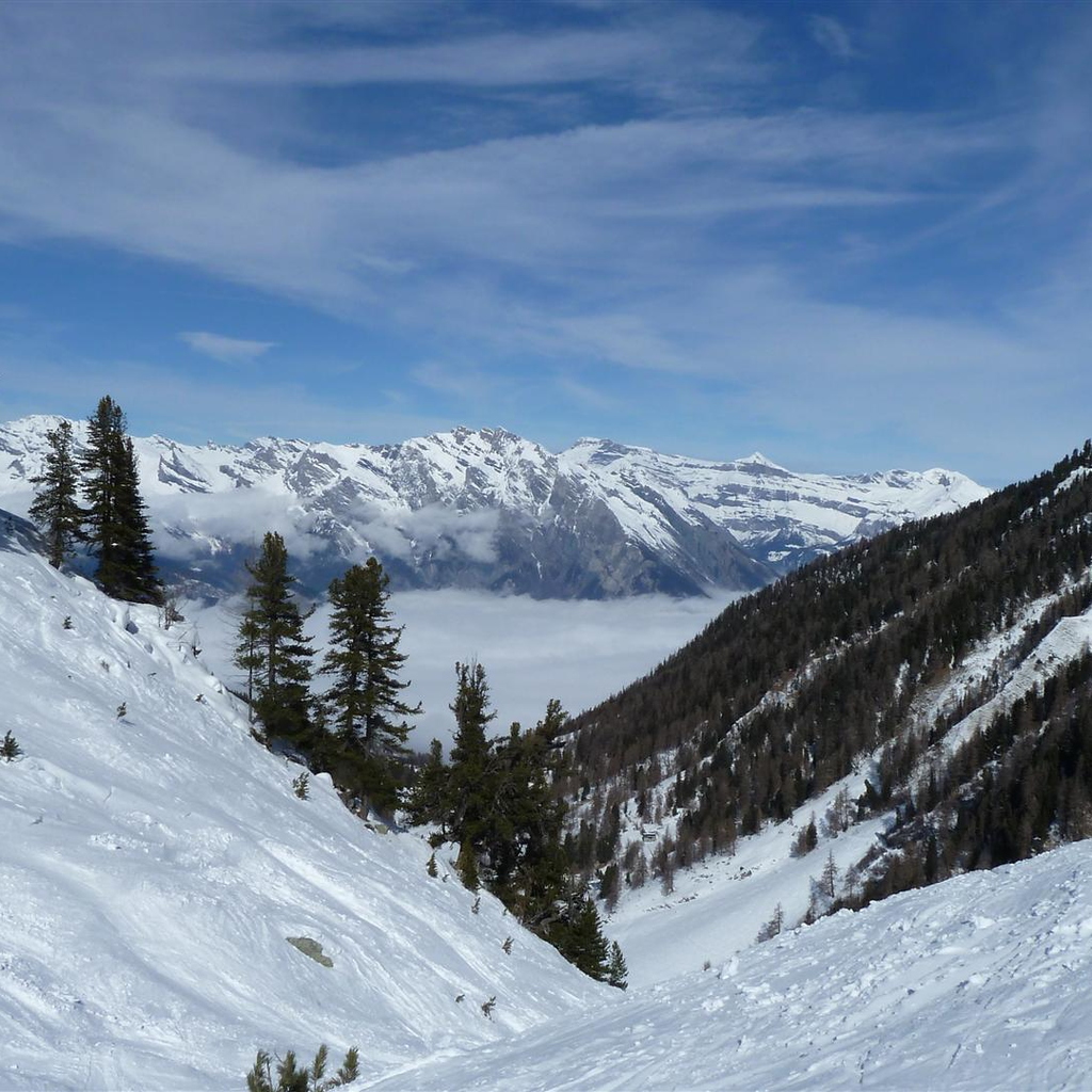 Heading down Vallon d'Arby (orange run)