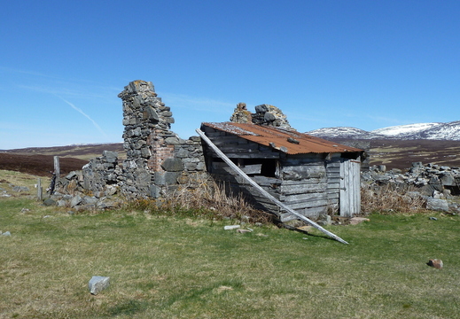 Geldie Lodge (14KM on the bike, start of the walk)
