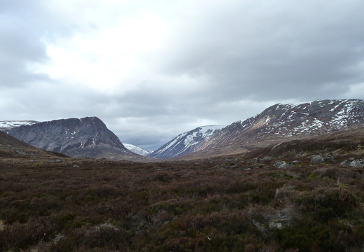 Looking back up the glen, route goes to left of Devils Point