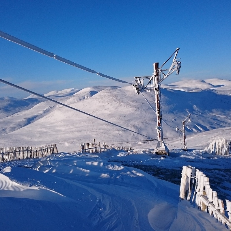 Looking down Meall Odhar tow. Cable off on top 2 towers.