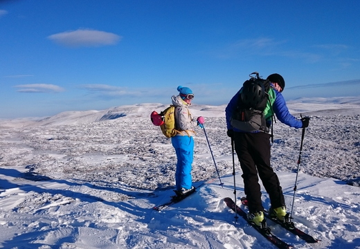 Setting off for a few turns NE from Maol