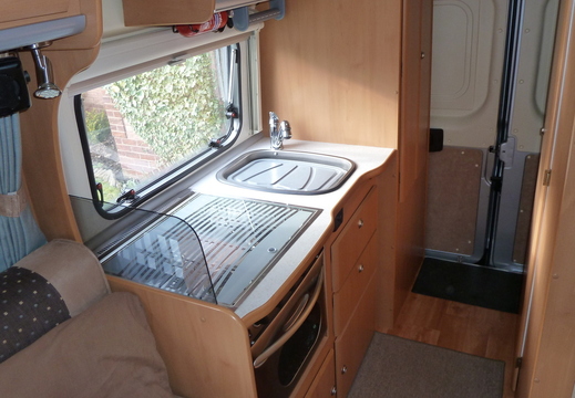 Kitchen and oven/grill