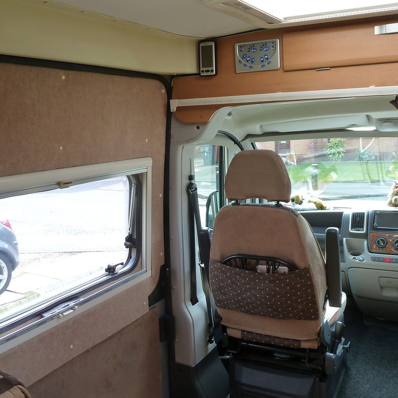 Sliding side door