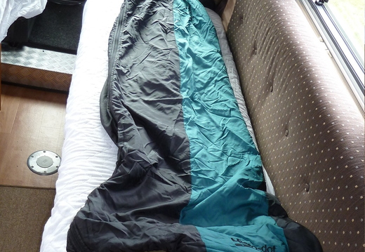 Off Side single bed using side sofa