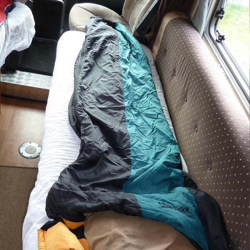 Off Side single bed using side sofa