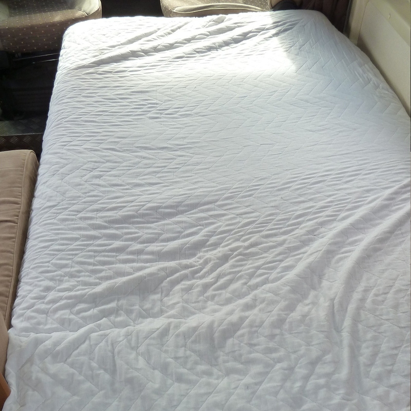 Longitudinal double bed via bed base extension (my addition)
