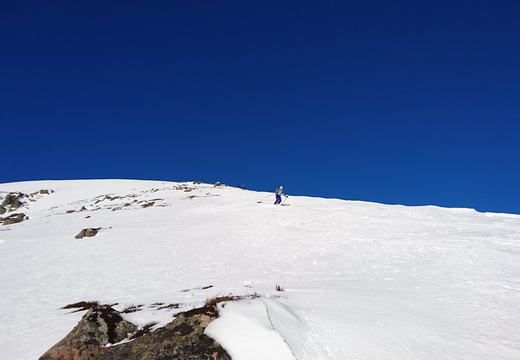 Then down some lovely snow skiiers right of gully