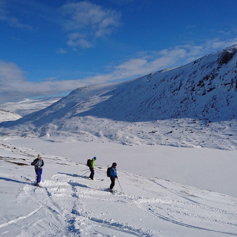 From CF headed to tor NE of summit then down Marquis' Well
