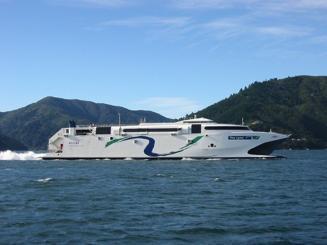 The Lynx Catermaran on the way into Picton