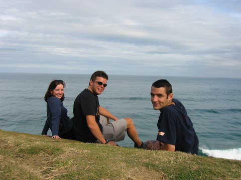 Gary, Jeniffer and me on top of a cliff at Tunnel Beach